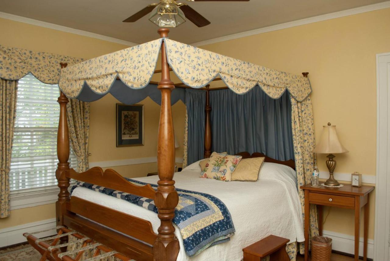 Colonial Capital B&B Williamsburg Eksteriør billede